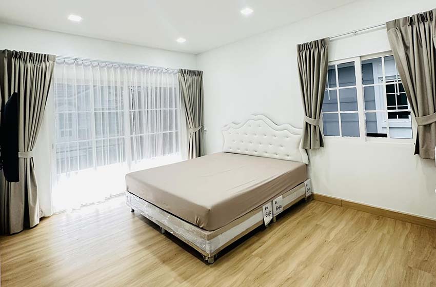 House with Shared Pool in Sukhumvit 